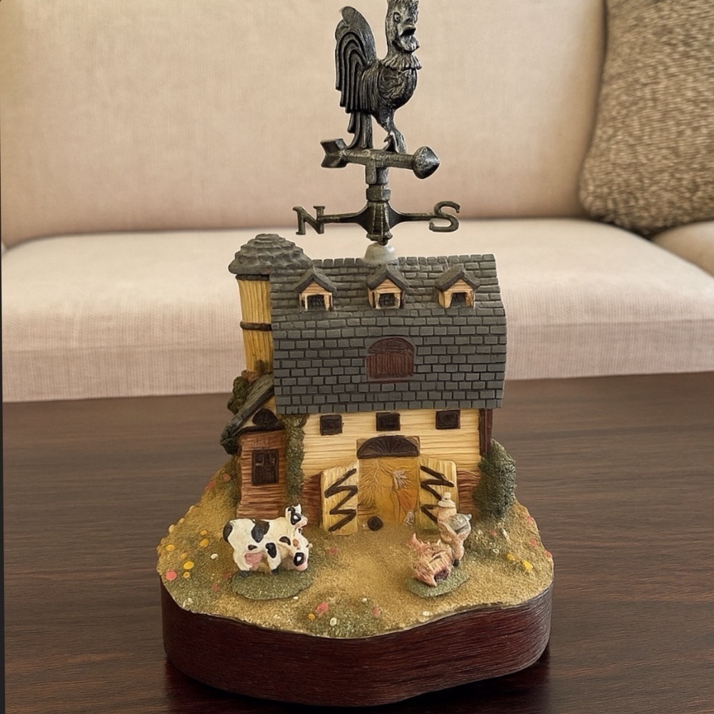 Vintage Sankyo Barnyard Farmhouse Rotating Rooster Weathervane 10”H Music Box